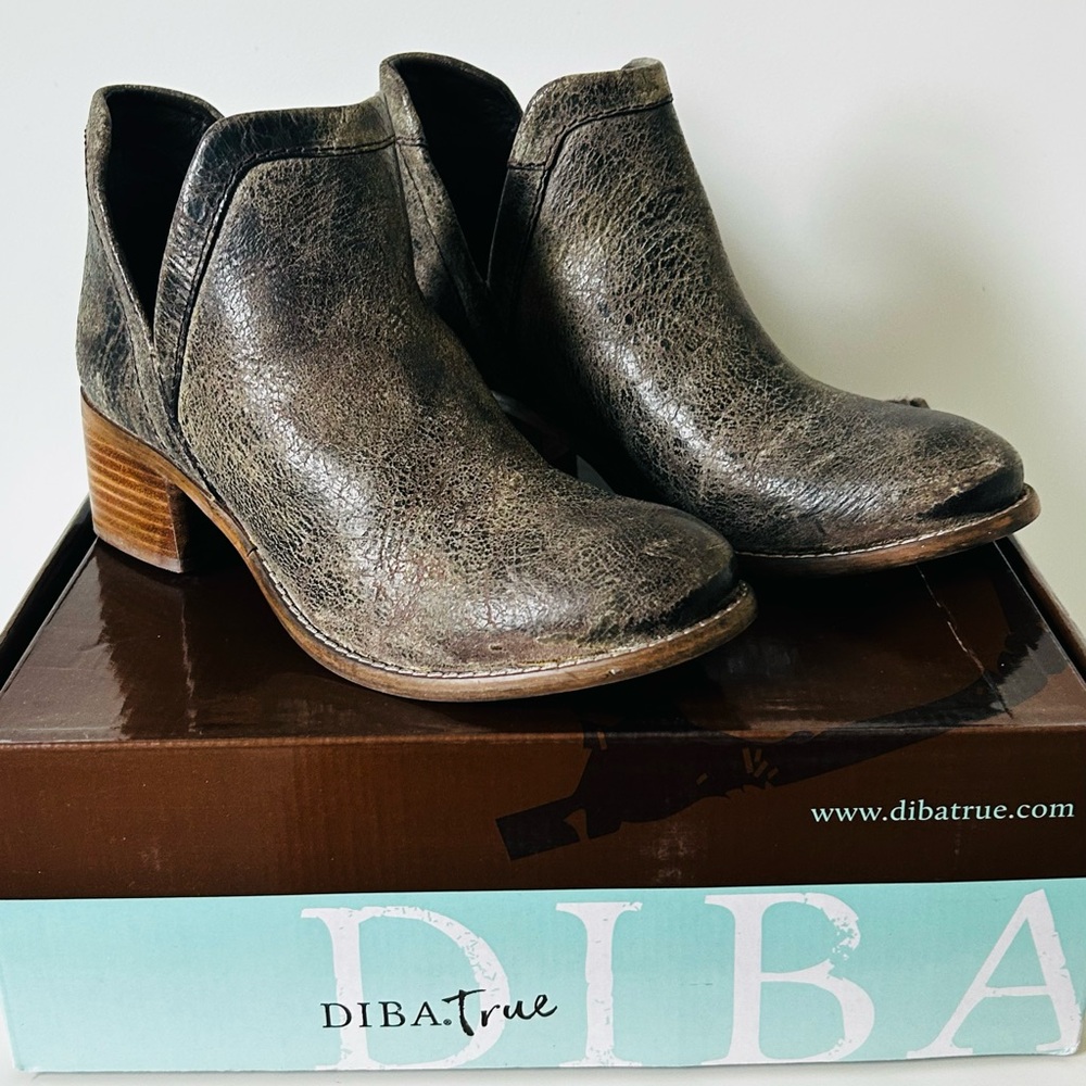 Diba True Distressed Ankle Boots w/ Western Influence & Stacked Heel - 7M